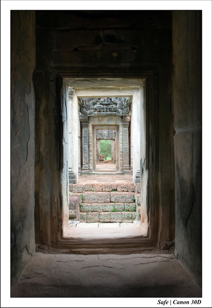 2006 - 07 - Temple angkor - Bantea Samre 13